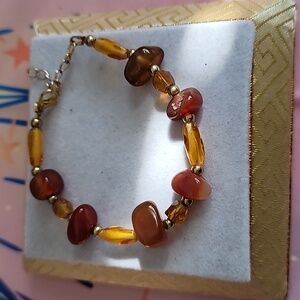 Timeless Elegance: Vintage Agate Beaded Bracelet